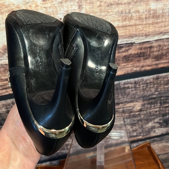 Calvin Klein bootie heels - Picture 9 of 11